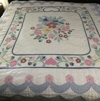 Vintage Handmade Quilt Floral Design 82” X 82”.