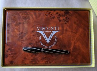 Visconti Divina Fountain Pen M / Medium Nib