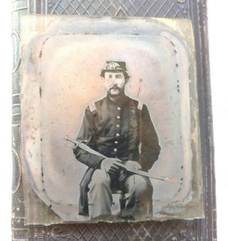 Civil war soldier with big sword Sabre and hat ambrotype photo very old photo 2