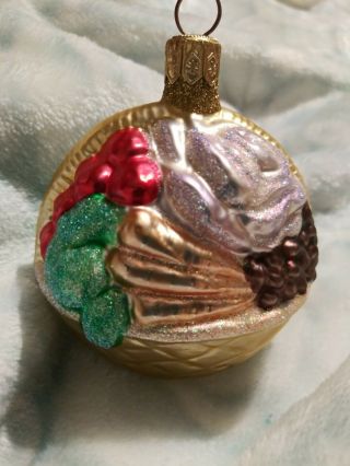 1996 Patricia Breen 9652 Winter Vegetable Basket Christmas Ornament 2.  5 " 2