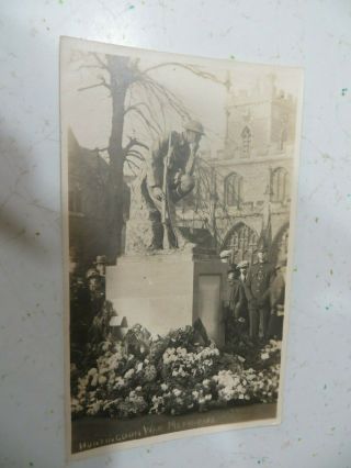 Vintage B/w P/card.  War Memorial,  Huntingdon,  Hunts.  U.  K.