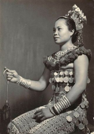 Sarawak,  Malaysia,  Native Woman In Fancy Dress Posing,  Real Photo Pc 1952