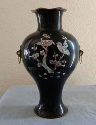 Oriental Black Lacquer Mother Of Pearl Inlay Lg Fluted Vintage Brass Vase Birds
