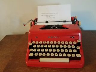 VTG 1957 Royal Quiet De Luxe Rare Red Gloss Portable Typewriter & Case Excellant 2