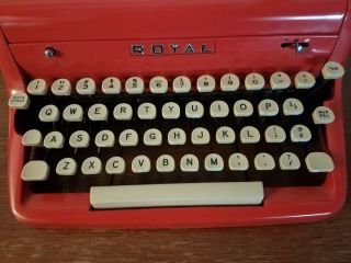 VTG 1957 Royal Quiet De Luxe Rare Red Gloss Portable Typewriter & Case Excellant 3