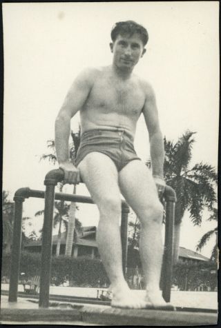 Shirtless Muscle Gi Man In Tight Swimsuit & Bulge Vintage Gay Int Photo