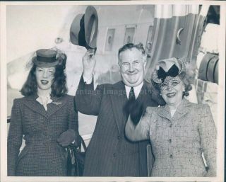 1945 Press Photo Historic Spruille Braden Lorita Wife Secretary State Latin 7x9