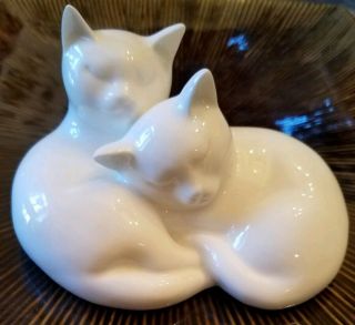 Vintage Royal Doulton Porcelain White & Gray Cute Sleeping Cats Kittens Figurine