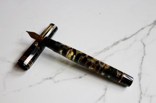 Omas Extra Lucens Black & Gold Fountain Pen - 96/331