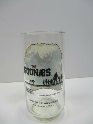 The Goonies 1985 “Data on the Waterslide” Glass Tumblers Warner Brothers 3