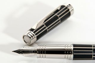 Parker Classic Fountain Pen Premier,  Nib 18k - 750,  M.