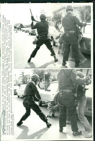 1970 Wire Photo Police San Francisco Ca Officer Anti War Demonstrator Guns 7x9