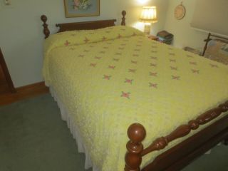 Cabin Crafts Needle Tuft (?) Yellow Roses Cotton Chenille Bedspread - 90 " X 102 "