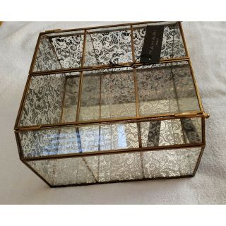 Tahari Home Tabletop Brass & Glass 3 Tier Display Case 8