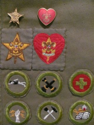 1950 ' s BOY SCOUT SASH w/ 36 MERIT BADGES,  RANK PATCHES PINS & OTHER PATCHES 3