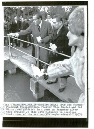 1972 Wire Photo Politics President Richard Nixon Hangghow Chou En Lai Pat 8x10