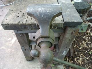 Old INDIAN CHIEF Blacksmith/Anvil/Forge 48 lb.  Post Leg Vise w/Good 4 3/4 