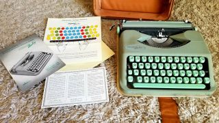 Vintage 60 ' s Hermes Baby Portable Typewriter w/manuals & case key 8