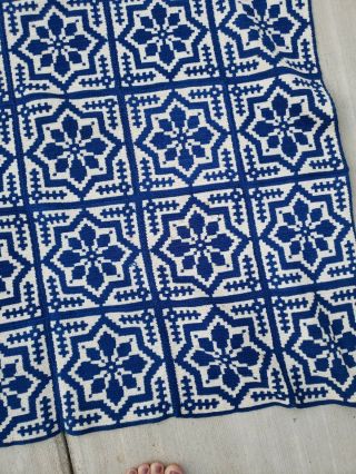 Vintage Hand Made star design needlepoint Quilt Coverlet size twin 5