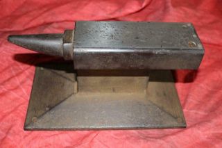 Antique Blacksmith Anvil 18 Pound 2 Hardy Holes 2