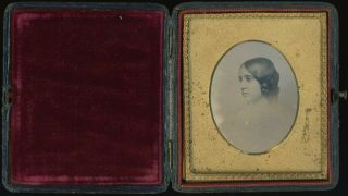Vignetted Lady Profile Southworth & Hawes 1/6 Plate Daguerreotype E701 2