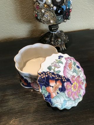 Porcelain Asian Dresser Trinket Box Oriental Round Hand Painted Old Hg6