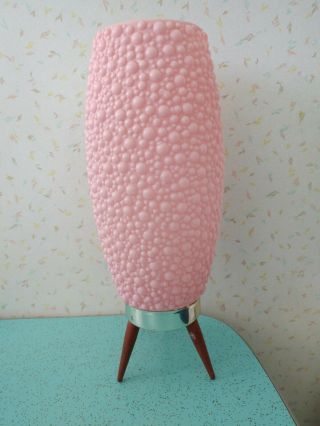 Pink Mid Century Modern Atomic Bubble Plastic Table Lamp On 3 Wood Legs Beehive
