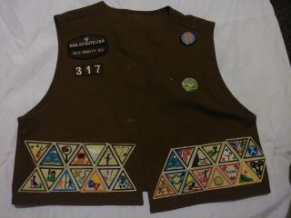 Vintage 80s - 90s Girl Scout Brown Vest W/50 Badges Pins Cookie Lets Read,