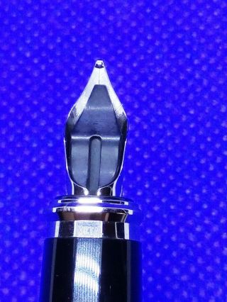S.  T.  Dupont Fidelio Silver & Black Fountain Pen Nib Gold 14K (Full Kit) 6