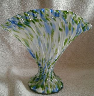 Vintage Fluted Fan Vase With Ruffled Edge Top