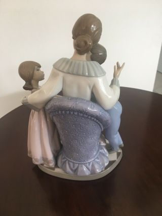 Lladro Figurine - A GIFT OF LOVE - Mother ' s Day 5596 4
