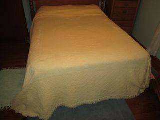 Vintage Crown Crafts Pale Yellow Color Cotton Bedspread Queen Size 102 " X 116 "