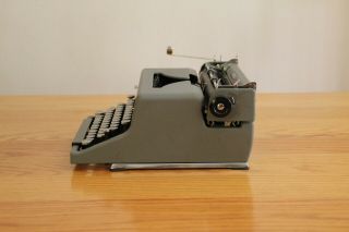 1949 Royal Quiet De Luxe Typewriter with Case - FULLY FUNCTIONAL & 5