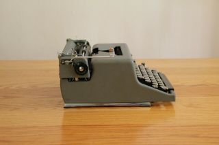 1949 Royal Quiet De Luxe Typewriter with Case - FULLY FUNCTIONAL & 7