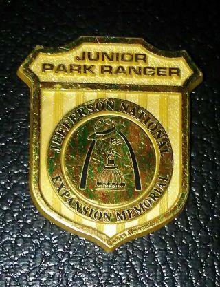 Vintage Badge Pin Back Junior Park Ranger Jefferson National Expansion Memorial