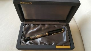 Pelikan M900 Toledo (Old Style) Black and Gold Fountain Pen - 18k Extra Fine Nib 12