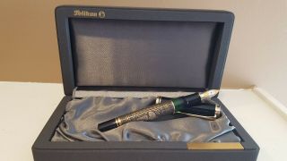 Pelikan M900 Toledo (old Style) Black And Gold Fountain Pen - 18k Extra Fine Nib