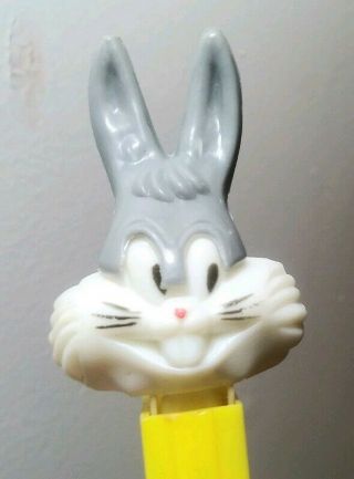 Warner Bros.  Bugs Bunny Pez Yellow Candy Dispenser Hong Kong 1978 (no Feet)
