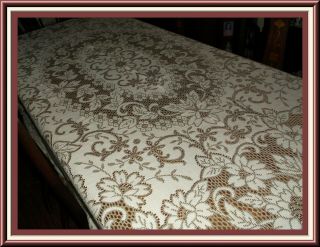 FABULOUS VINTAGE QUAKER LACE TAN & WHITE TABLECLOTH WITH DESIGN 88 BY 64 5