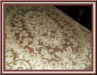 FABULOUS VINTAGE QUAKER LACE TAN & WHITE TABLECLOTH WITH DESIGN 88 BY 64 7
