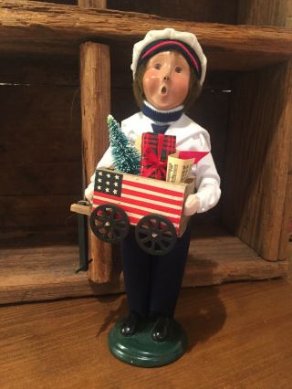 Byers Choice Patriotic 2002 Boy Carrying Wagon