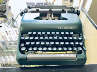 1955 Large Font 6 Cpi Smith Corona Silent Portable Typewriter With Case