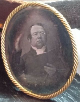Oval Daguerreotype Portrait Preacher Raised Hand,  Prayerbook Open Is Identified
