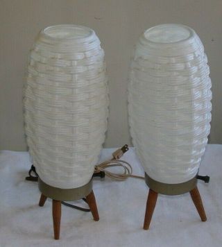 Vtg Mid Century Modern Plastic Beehive Lamps Pair White 3 Leg Basket Weave
