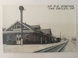 The Dalles Oregon Up Rr Station Railroad Depot B&w Real Photo Postcard Rppc