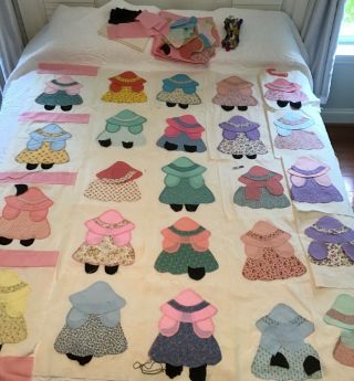 34 Vintage Sunbonnet Sue Quilt Top Blocks Partially Sewn & Appliqued To Finish
