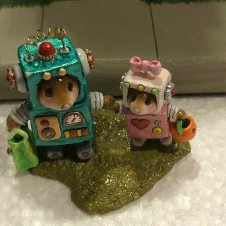 Wee Forest Folk Collectible M - 399 Robbie And Rosie Robots Estate - Read (p)