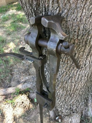Very Early Blacksmith Post Leg Vise – Reconditioned And Ready For Service
