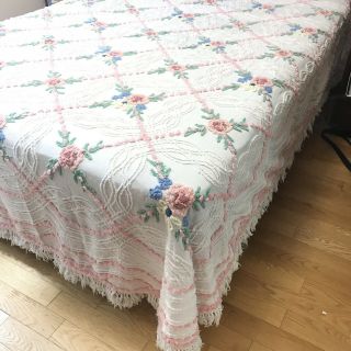 Vintage Cabin Crafts Needle Tufted Chenille Roses Bedspread