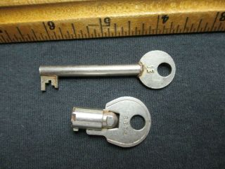 2 Vintage Keys/old Skeleton Keys/hollow Barrel Keys/clock,  Padlock,  Door Keys,  Etc.